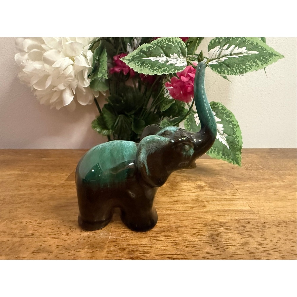 Vintage‎ Blue Mountain Pottery Elephant Figurine Canada Mid Century Animal Decor